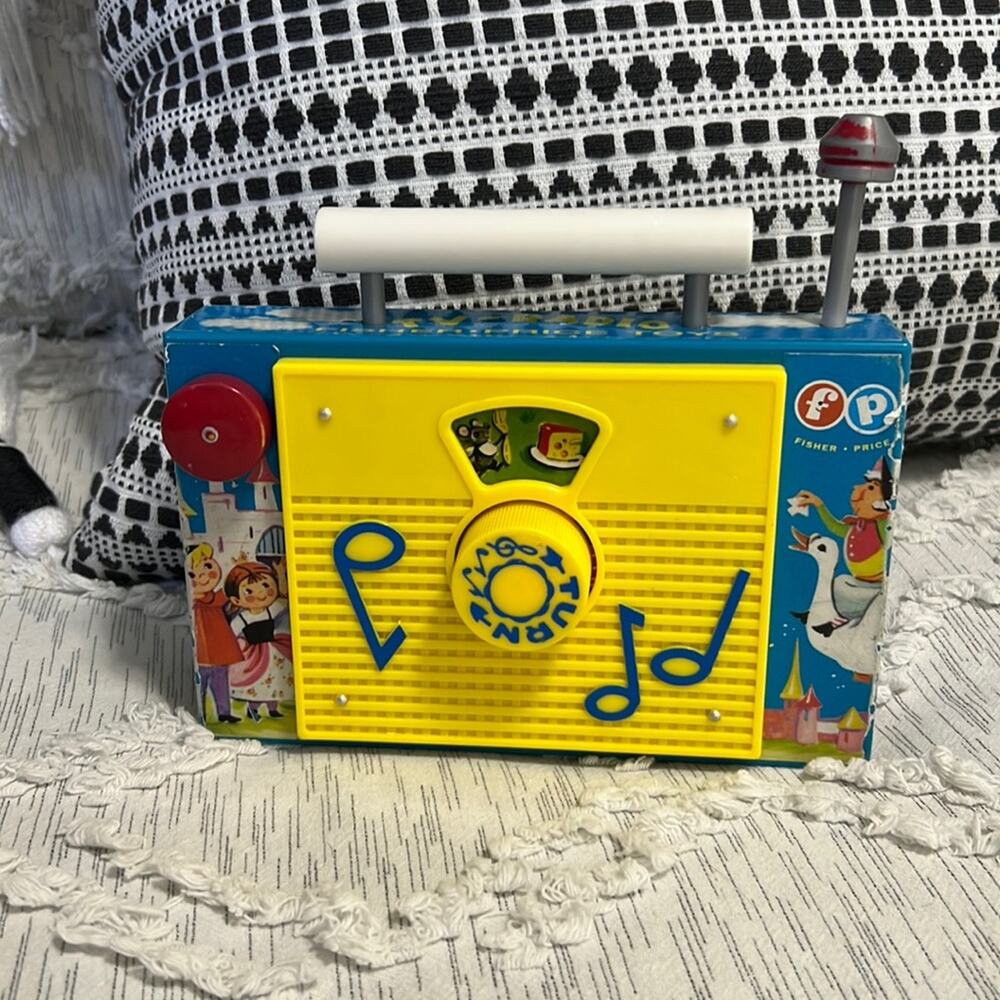 Fisher Price Tv Radio Classic Toys Wind up Music Box